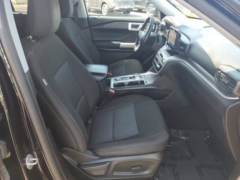 Used 2022 Ford Explorer XLT image 30