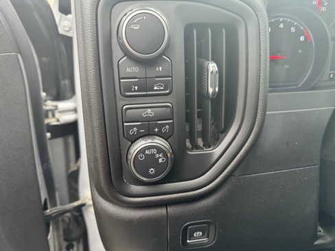Used 2019 Chevrolet Silverado 1500 Custom image 11