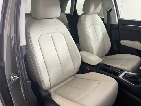 Used 2022 Audi Q3 2.0T Premium Plus w/ Premium Plus Package image 24