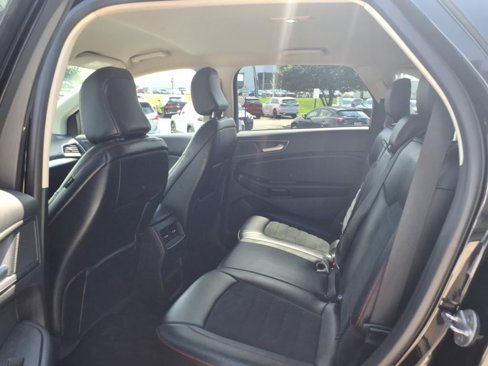 Used 2023 Ford Edge SE w/ Black Appearance Package image 10
