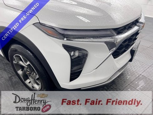Certified 2024 Chevrolet Trax LT w/ Driver Confidence Package image 12