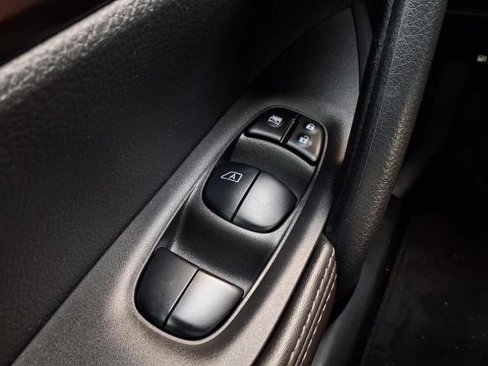 Certified 2022 Nissan Rogue Sport S image 10