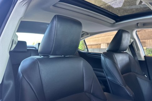Used 2021 Lexus ES 300h w/ Premium Package image 30