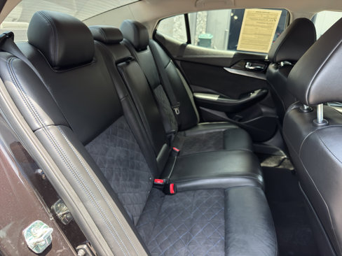 Used 2016 Nissan Maxima SR image 14