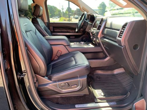 Used 2018 Ford Expedition Platinum image 19