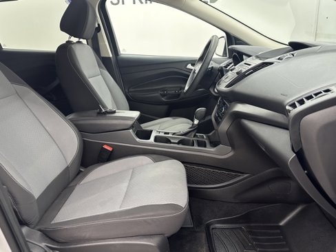 Used 2017 Ford Escape SE image 8