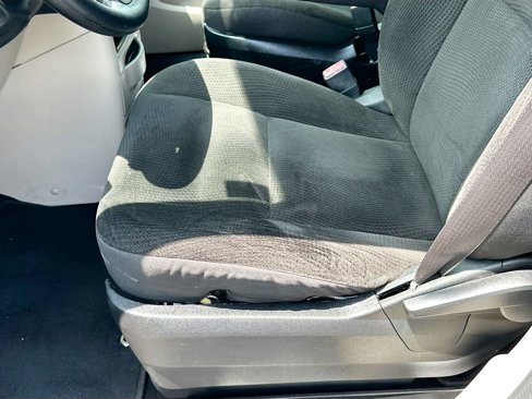 Used 2018 Dodge Grand Caravan SE w/ UConnect Hands-Free Group image 19