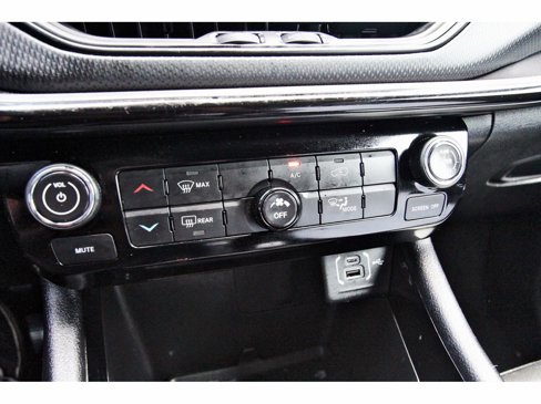 Used 2024 Jeep Compass Latitude w/ Altitude Special Edition image 25