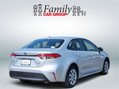 Used 2025 Toyota Corolla LE image 4
