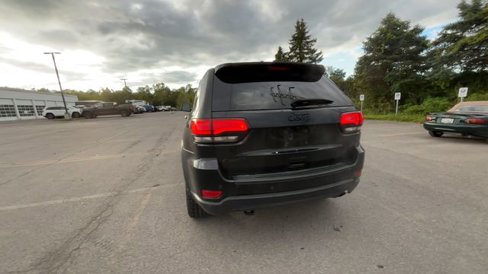 Used 2019 Jeep Grand Cherokee Laredo image 8