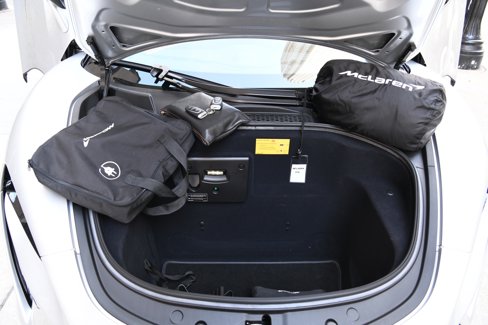 Used 2023 McLaren Artura image 31