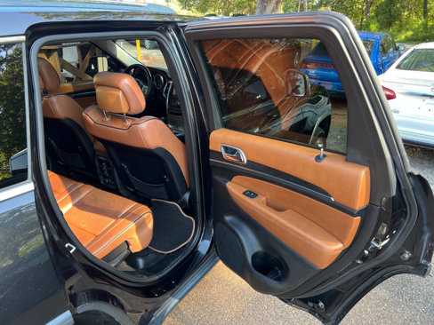Used 2013 Jeep Grand Cherokee Overland Summit image 29