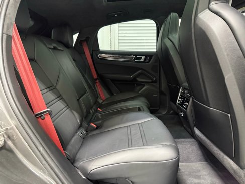 Used 2023 Porsche Cayenne GTS image 43