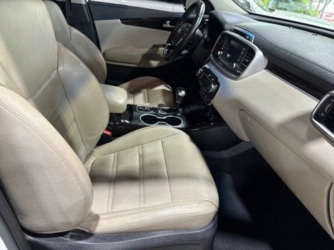 Used 2019 Kia Sorento EX image 16