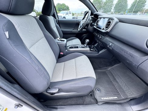 Used 2020 Toyota Tacoma TRD Off-Road image 16
