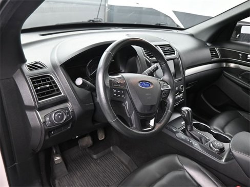 Used 2019 Ford Explorer XLT w/ Equipment Group 202A image 18