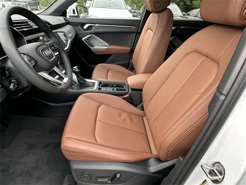 New 2025 Audi Q3 2.0T Premium image 9