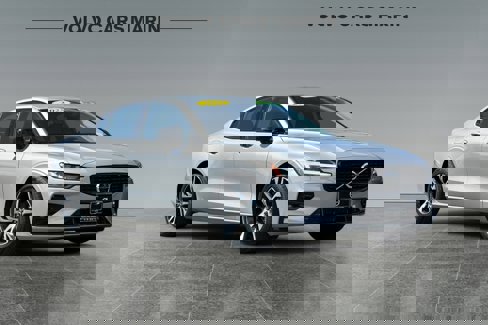 Certified 2025 Volvo S60 B5 Core image 10