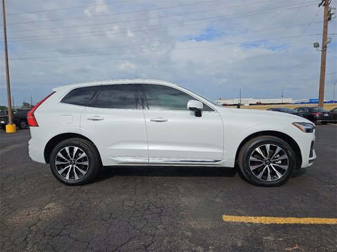 Used 2023 Volvo XC60 B5 Plus w/ Climate Package image 9