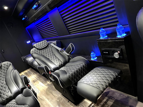Used 2024 Mercedes-Benz Sprinter 3500 image 23