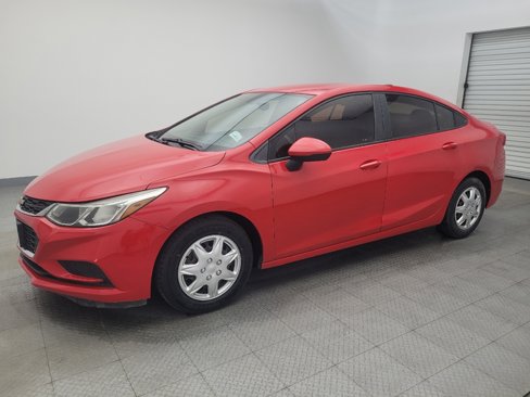Used 2017 Chevrolet Cruze LS image 2