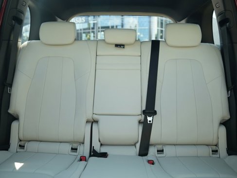 Certified 2021 Mercedes-Benz GLB 250 4MATIC w/ Premium Package image 36