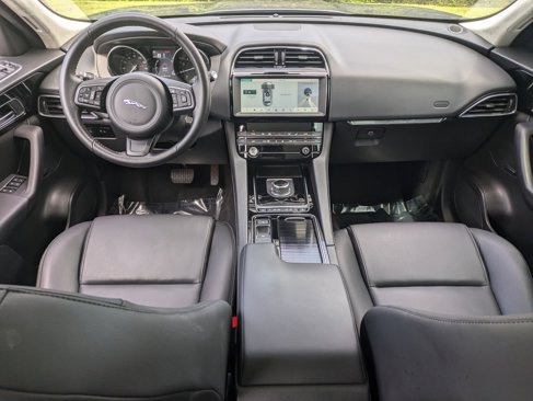 Used 2020 Jaguar F-PACE Premium image 25