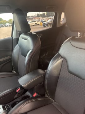 Used 2019 Jeep Compass Latitude image 10