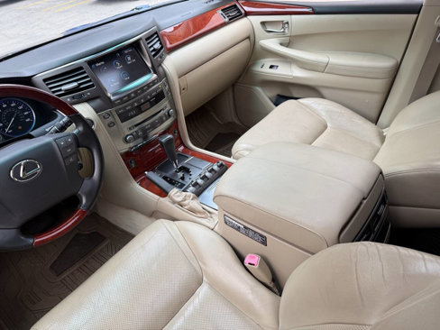 Used 2009 Lexus LX 570 4WD image 24