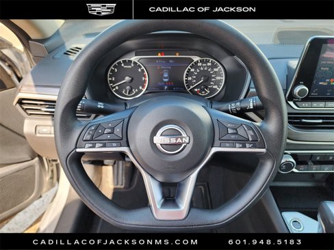 Used 2024 Nissan Altima 2.5 SV image 14