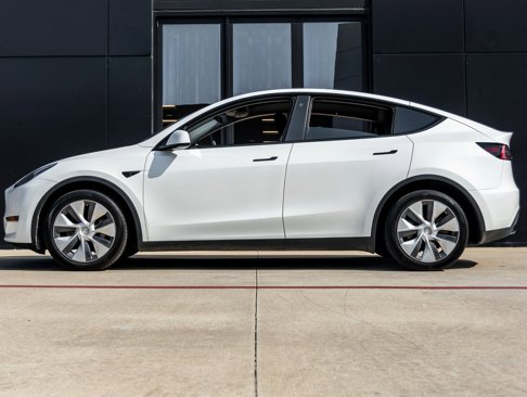 Used 2021 Tesla Model Y Long Range image 9