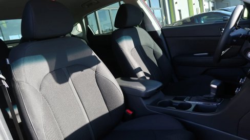 Used 2020 Kia Optima LX image 25