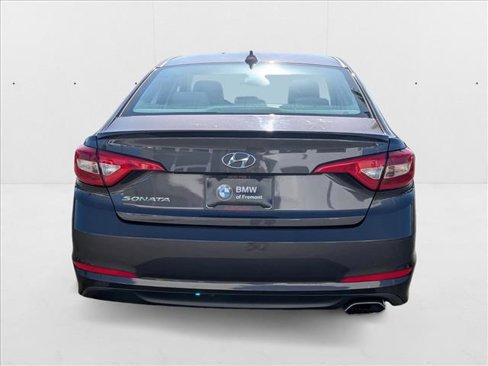 Used 2016 Hyundai Sonata SE image 3