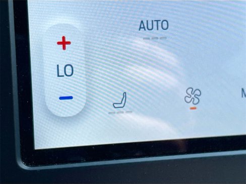 Used 2024 Ford Edge SEL image 21