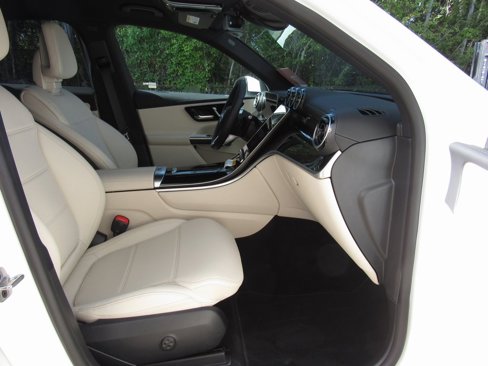 Certified 2025 Mercedes-Benz GLC 300 4MATIC image 18