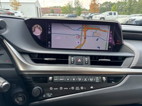 Used 2019 Lexus ES 350 Luxury image 17
