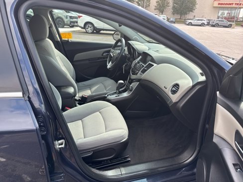 Used 2014 Chevrolet Cruze LT image 40