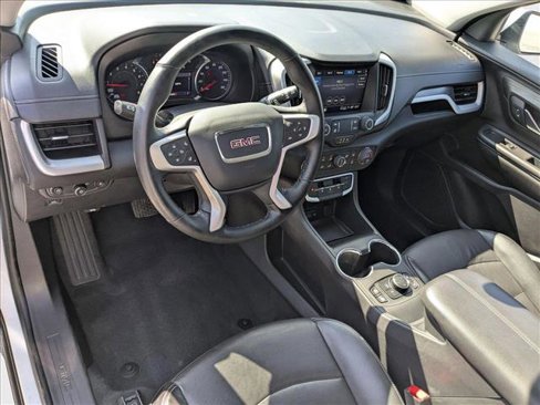 Used 2024 GMC Terrain SLT image 10