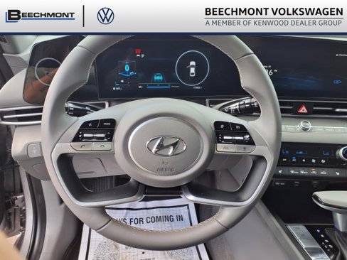 Used 2023 Hyundai Elantra SEL w/ Convenience Package image 14