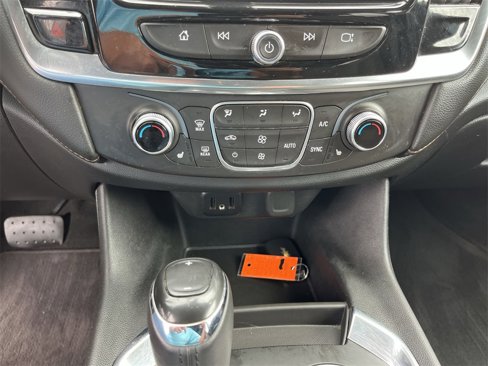 Used 2018 Chevrolet Traverse LT image 17