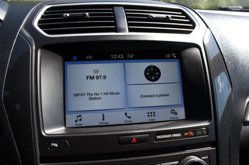 Used 2017 Ford Explorer XLT w/ Equipment Group 202A image 28