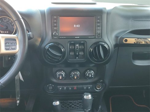 Used 2014 Jeep Wrangler Unlimited Sahara image 16