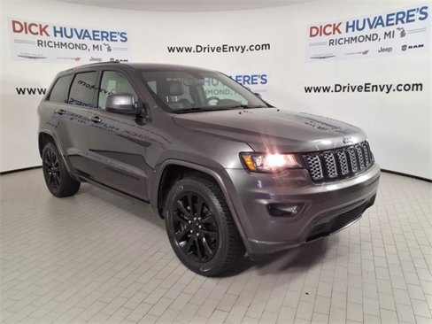 Used 2019 Jeep Grand Cherokee Altitude image 3
