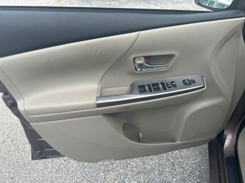 Used 2017 Toyota Prius V Three image 12