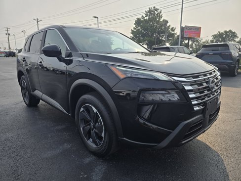 Used 2025 Nissan Rogue SV image 3