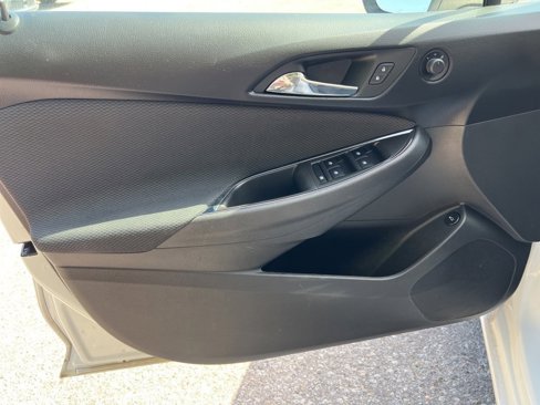 Used 2016 Chevrolet Cruze LT image 5