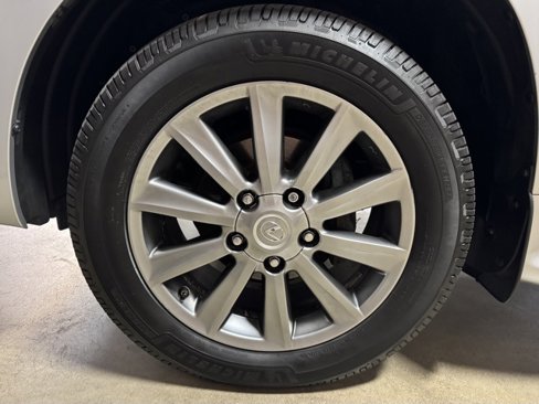 Used 2011 Lexus LX 570 4WD image 41