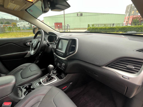 Used 2018 Jeep Cherokee Trailhawk w/ Quick Order Package 27L image 53