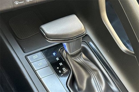Certified 2025 Hyundai Elantra Sport image 21