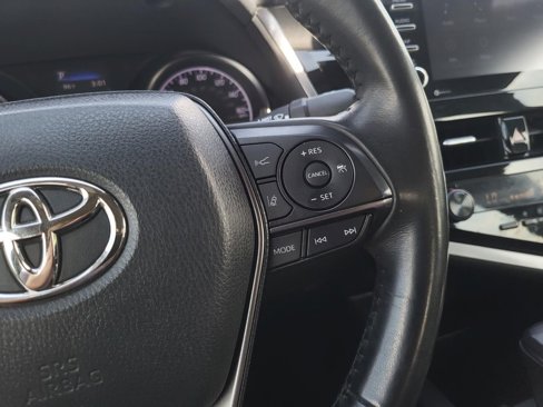 Used 2023 Toyota Camry SE image 16